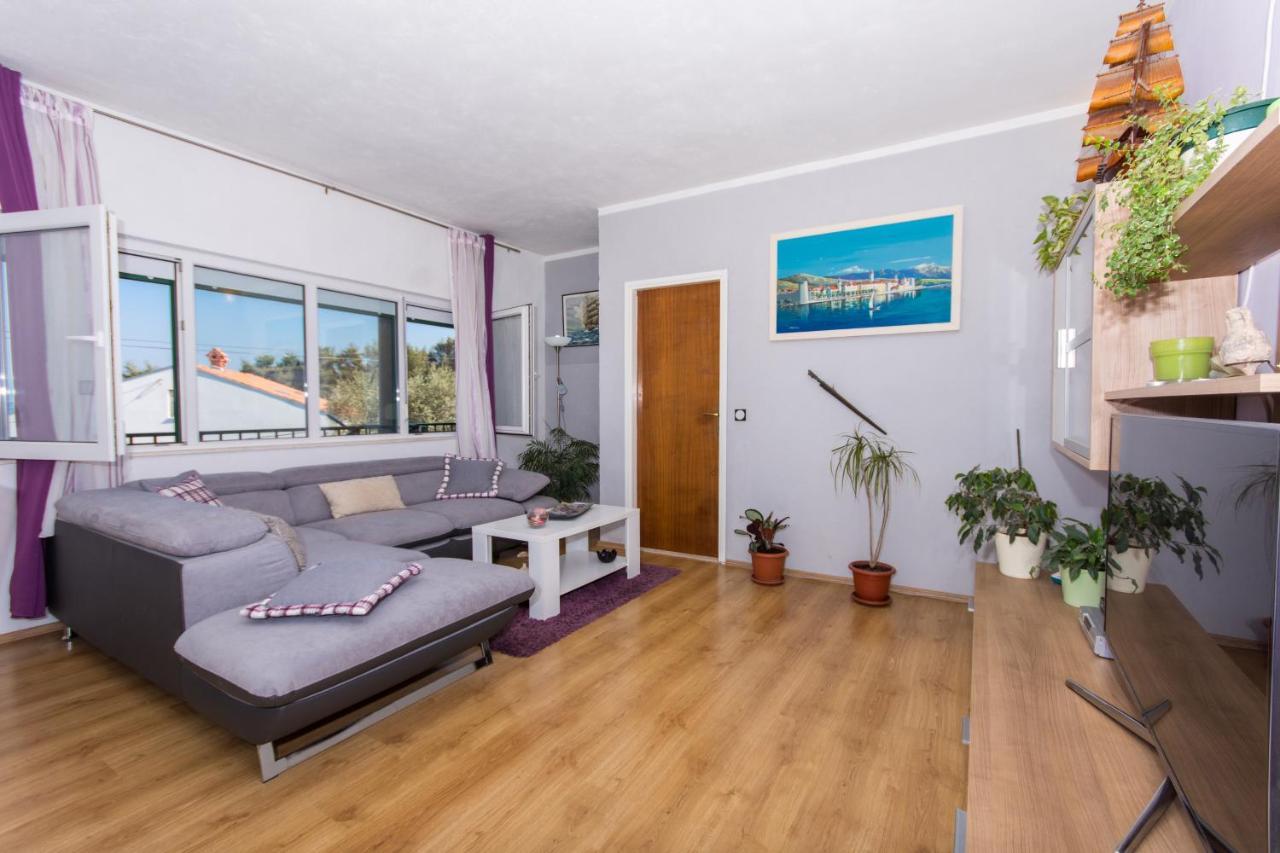 Apartments By The Sea Slatine, Ciovo - 1126 โตรกีร์ ภายนอก รูปภาพ